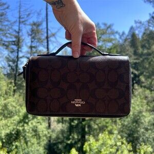 COACH Double Zip-Around Travel Wallet Signature Canvas BLK/BRN w Gold Hardware